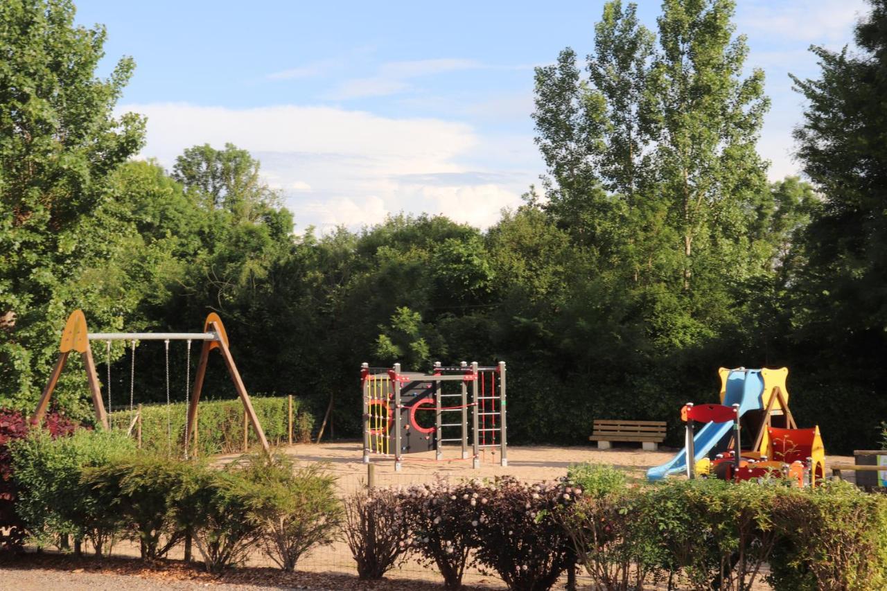 Camping Les Mancellieres Avrille  Exterior photo