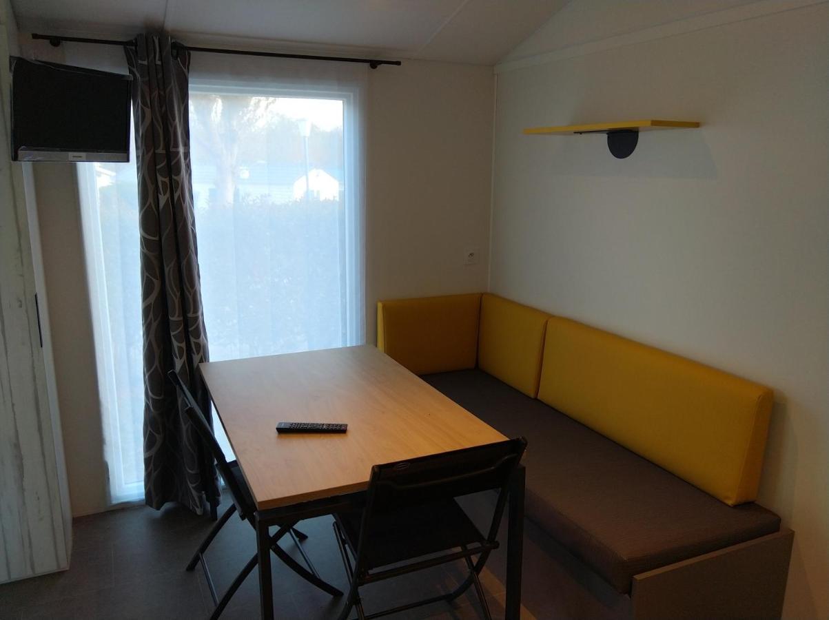 Camping Les Mancellieres Avrille  Exterior photo