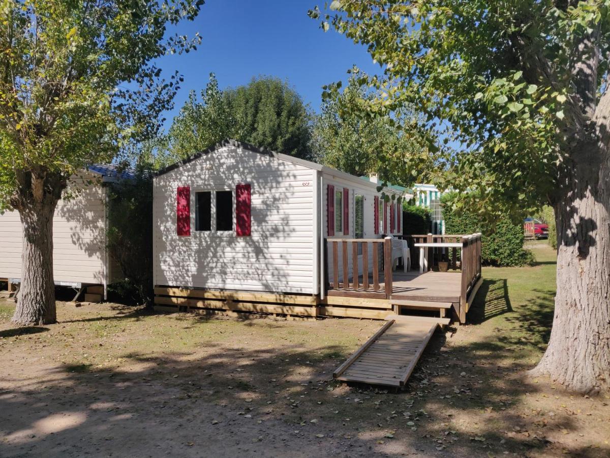 Camping Les Mancellieres Avrille  Exterior photo