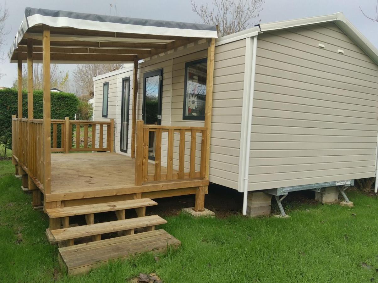 Camping Les Mancellieres Avrille  Exterior photo