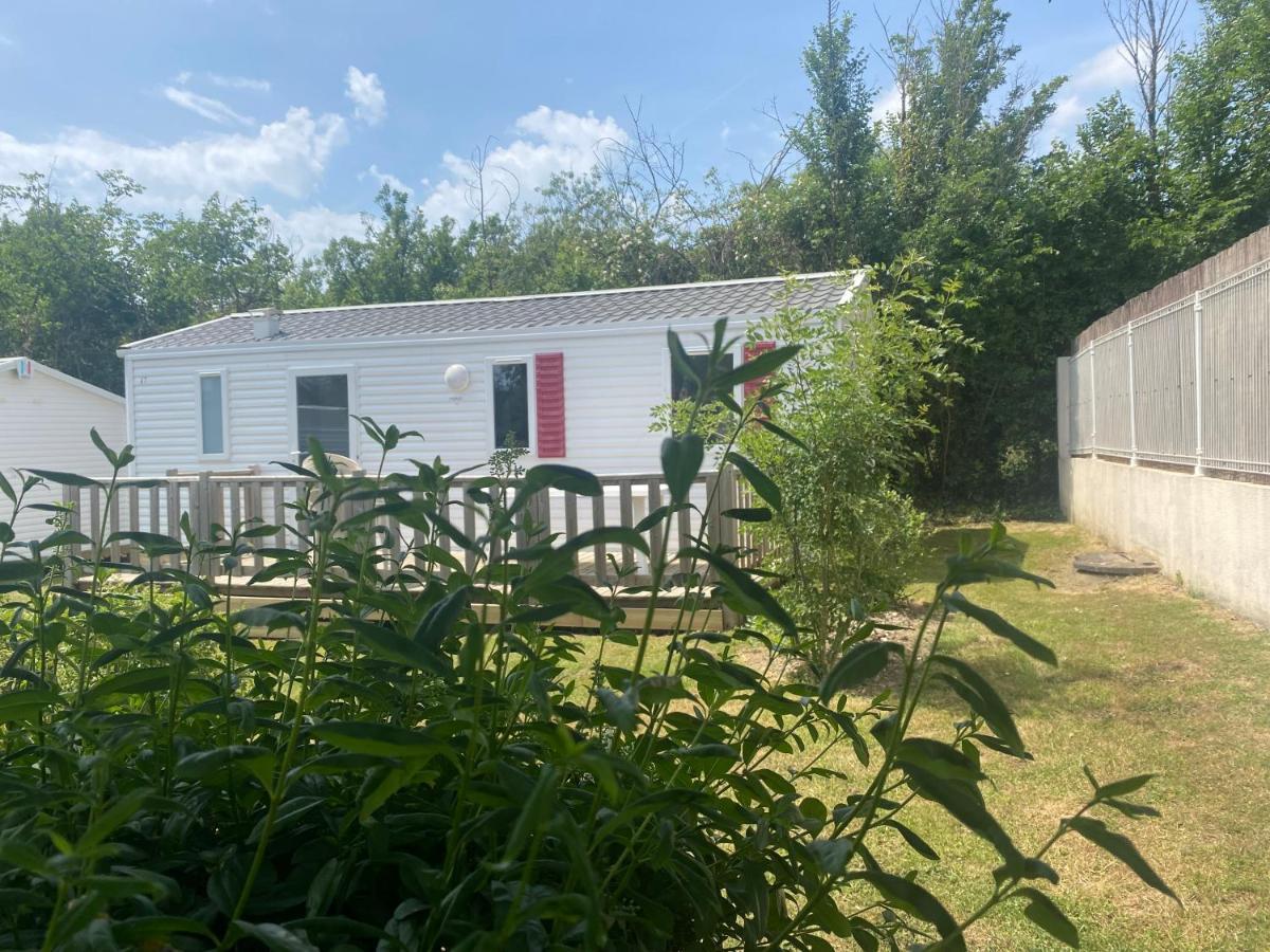 Camping Les Mancellieres Avrille  Exterior photo