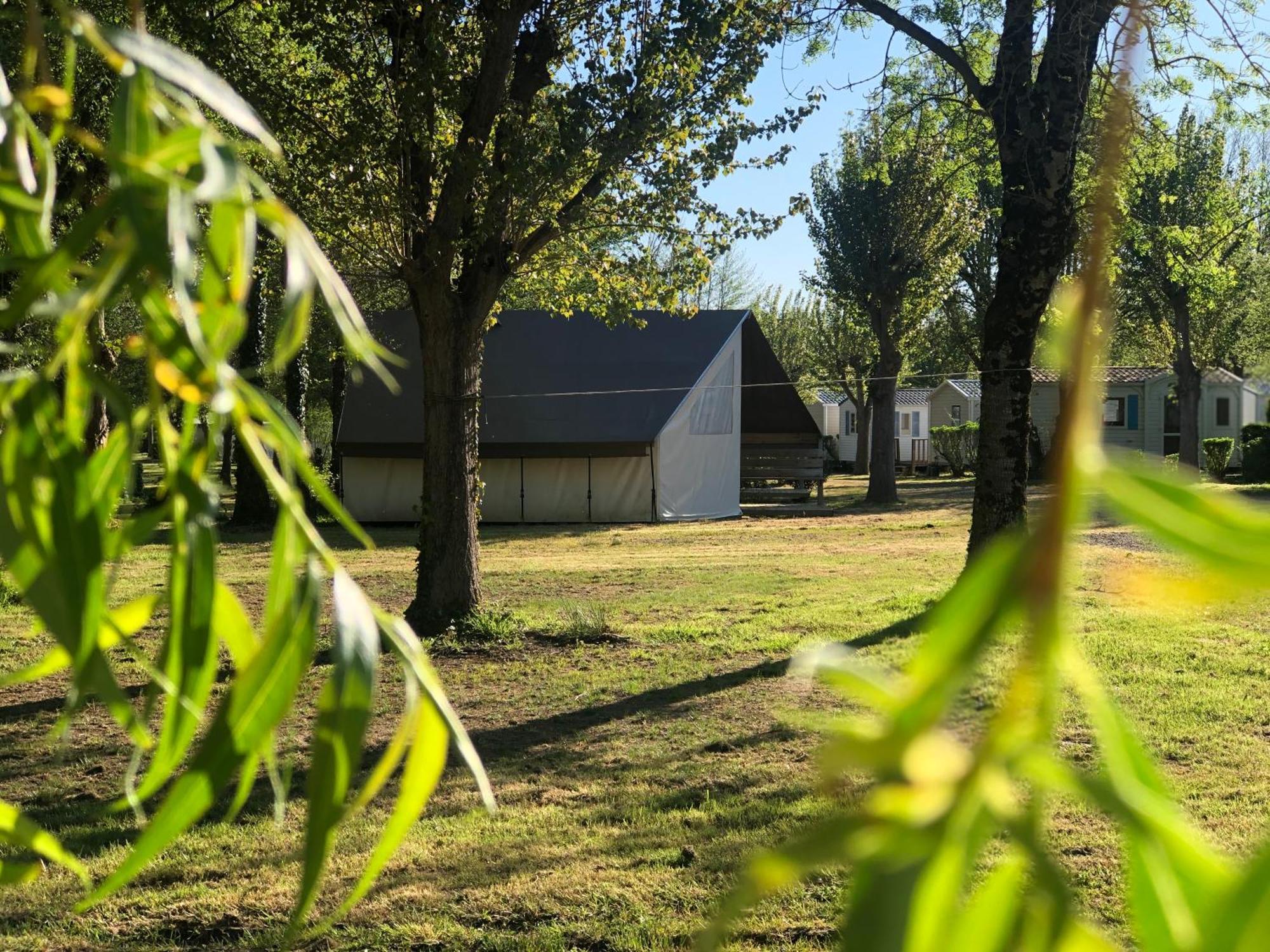 Camping Les Mancellieres Avrille  Exterior photo